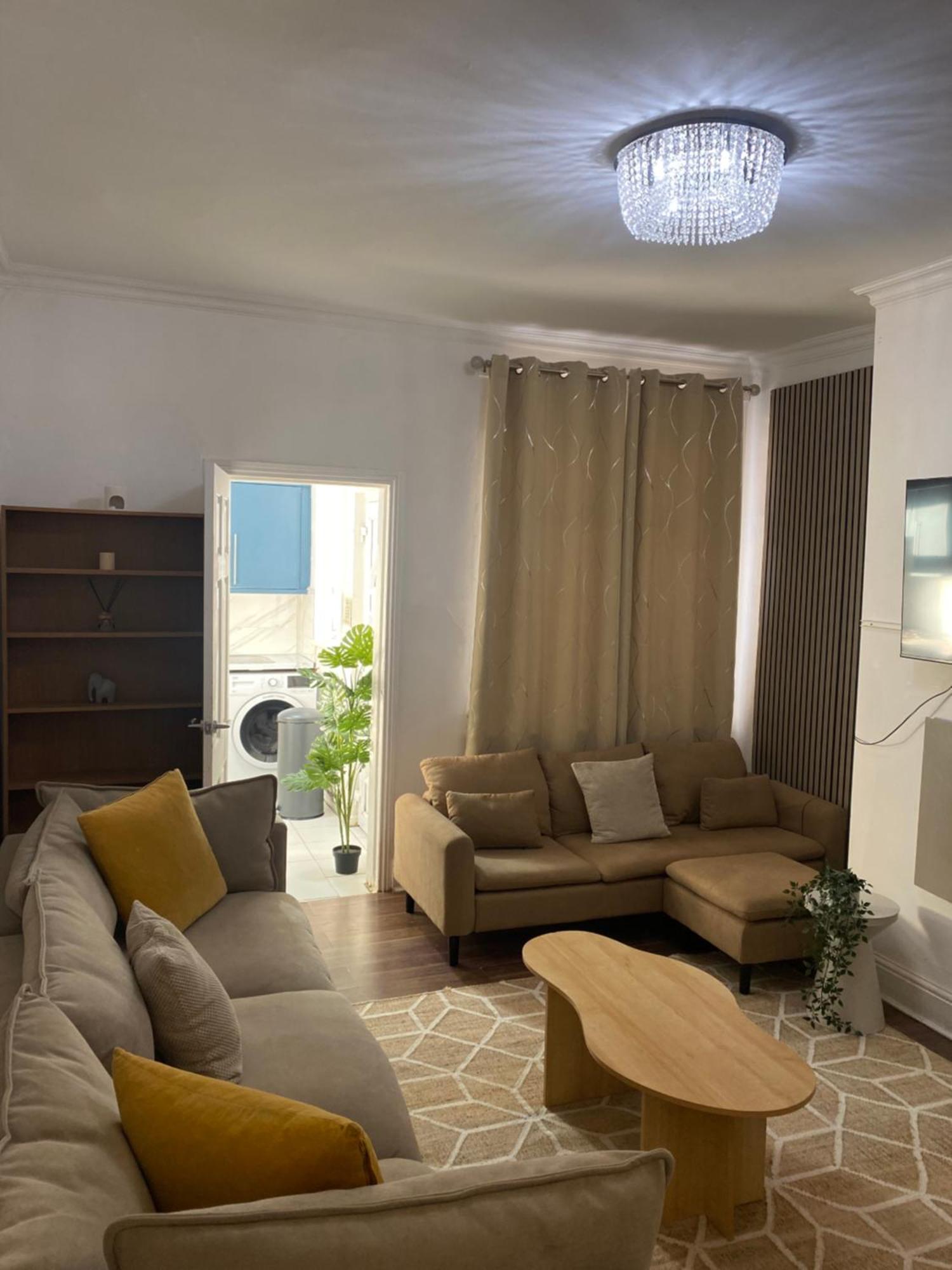 Modern Townhouse-Free Parking-Games Room-Fast W-Ifi Manchester Eksteriør billede